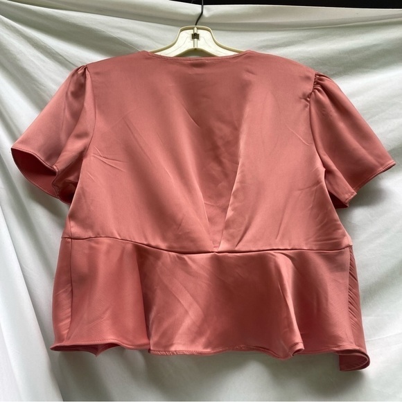 Wild Fable peach tie front crop top with ruffle, size medium - Picture 8 of 8